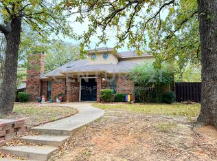 1129 Bent Oaks Dr, Denton, TX 76210