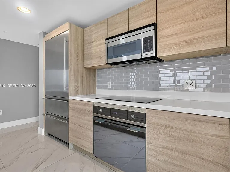 16385 Biscayne Blvd #1215 — Photo 9