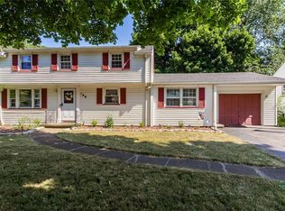 168 Saint Johns Dr, Rochester, NY 14626