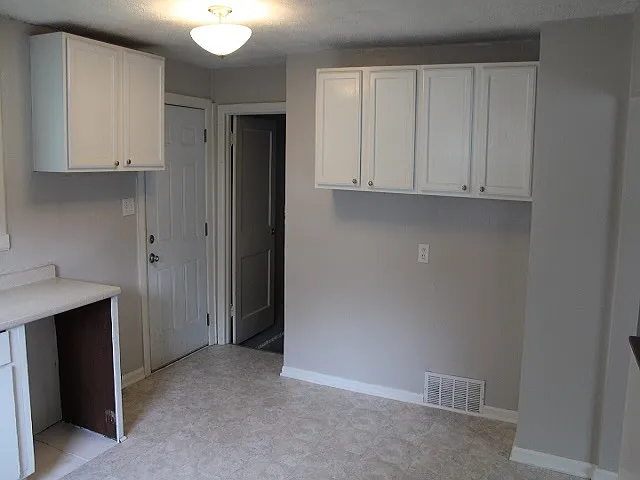 2 bed, 830 sqft, $900 — Photo 4