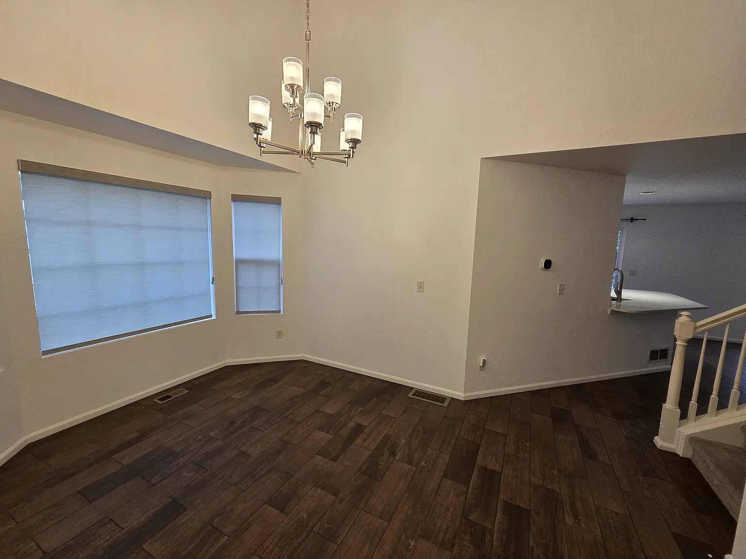 5 bed, 3.5 bath, 2756 sqft, $3,200 — Photo 3