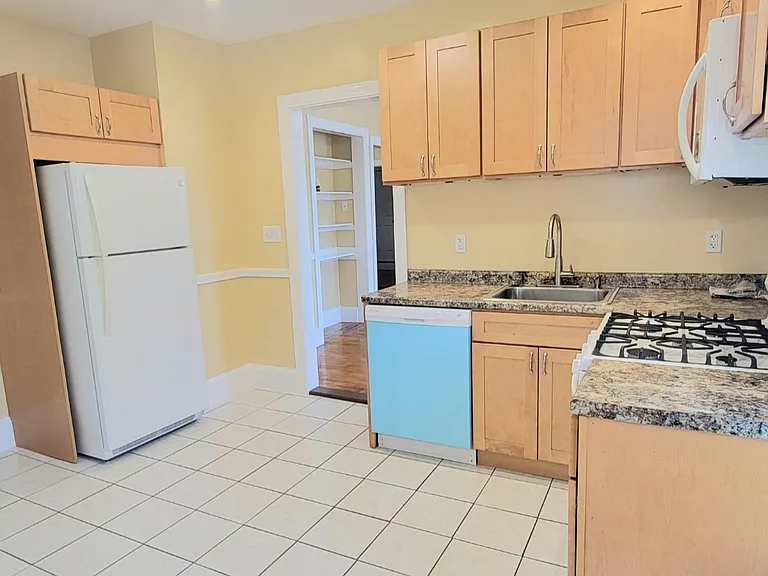 5 Rosewood St #2 — Photo 1