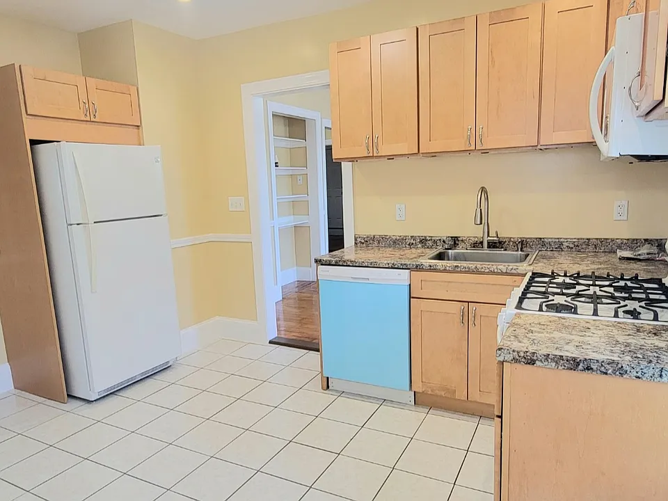 5 Rosewood St #2