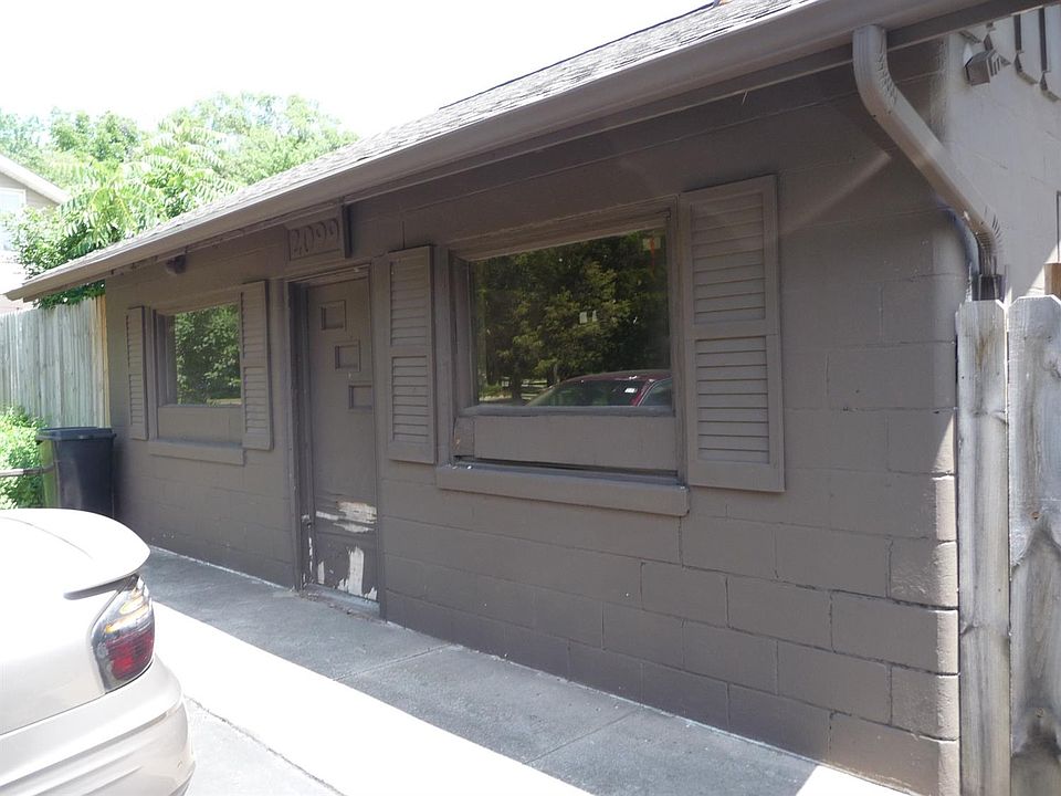 2nd image of 2099 Willowcreek Rd