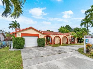 2841 Hypoluxo Rd, Lake Worth, FL 33462