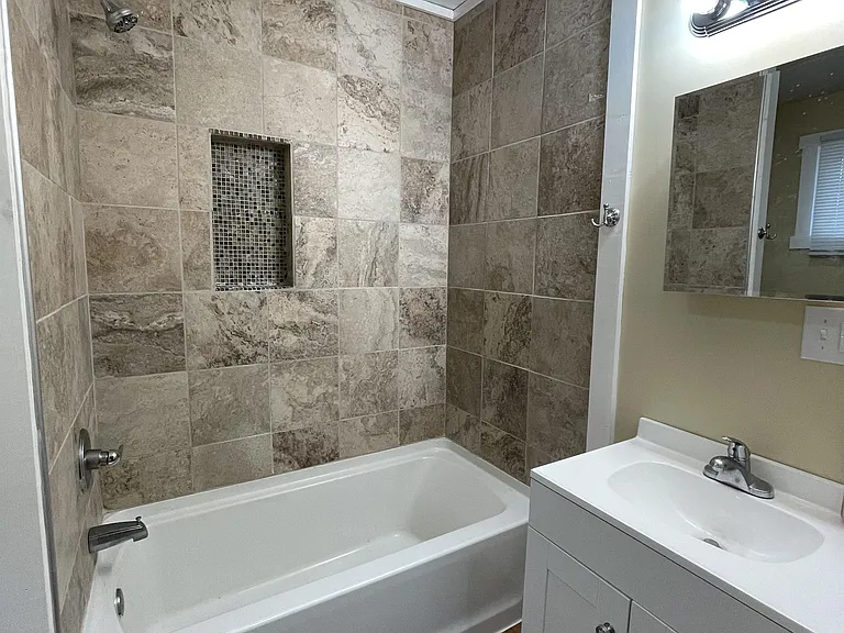 133.5 E Main St #2 — Photo 8