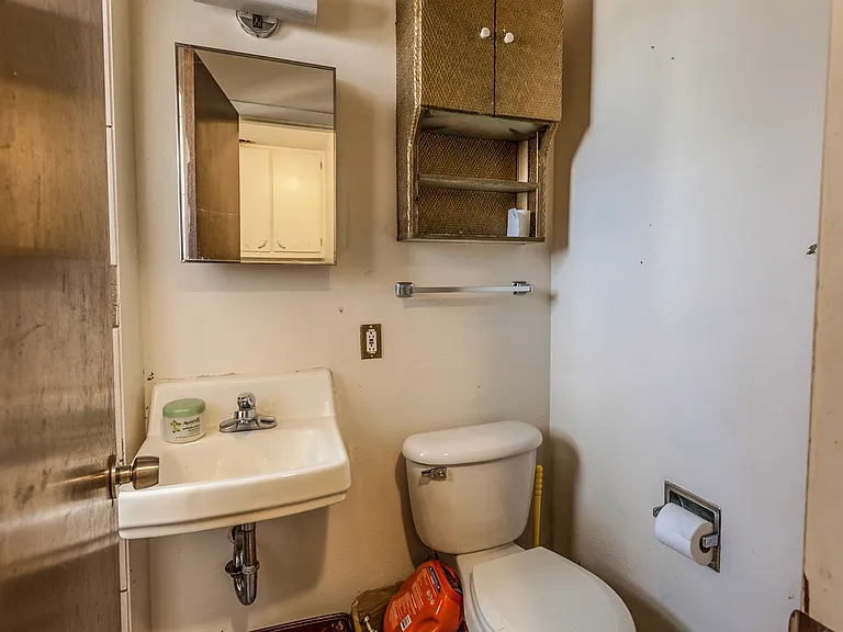 1100 Skyline Dr — Photo 28