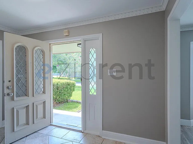9006 Weymouth Dr — Photo 5
