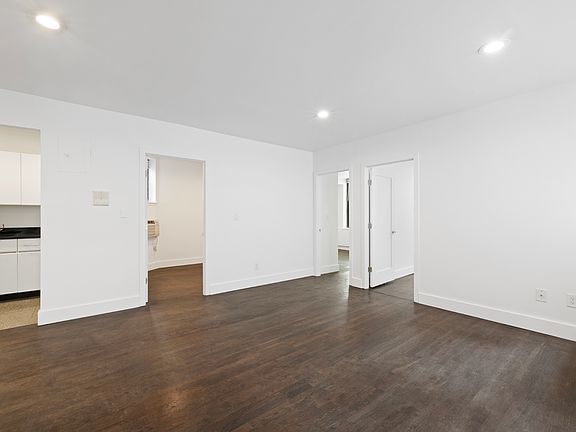 5th image of 213 E 37th St #2W