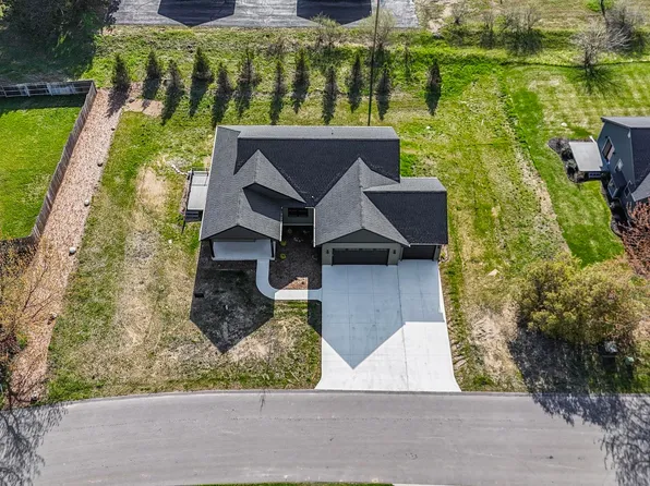 4054 Center Farm Ln, Traverse City, MI 49685