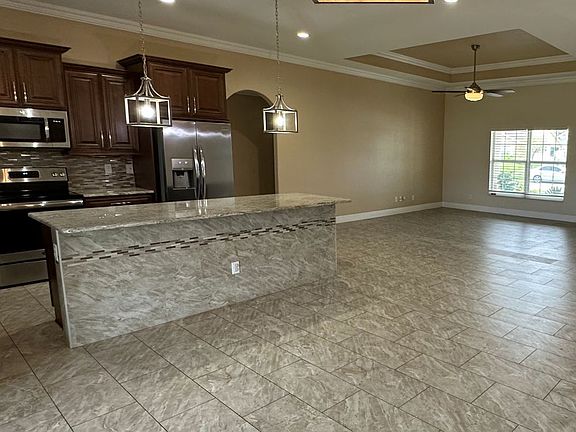 5th image of 4117 SW Baturro St