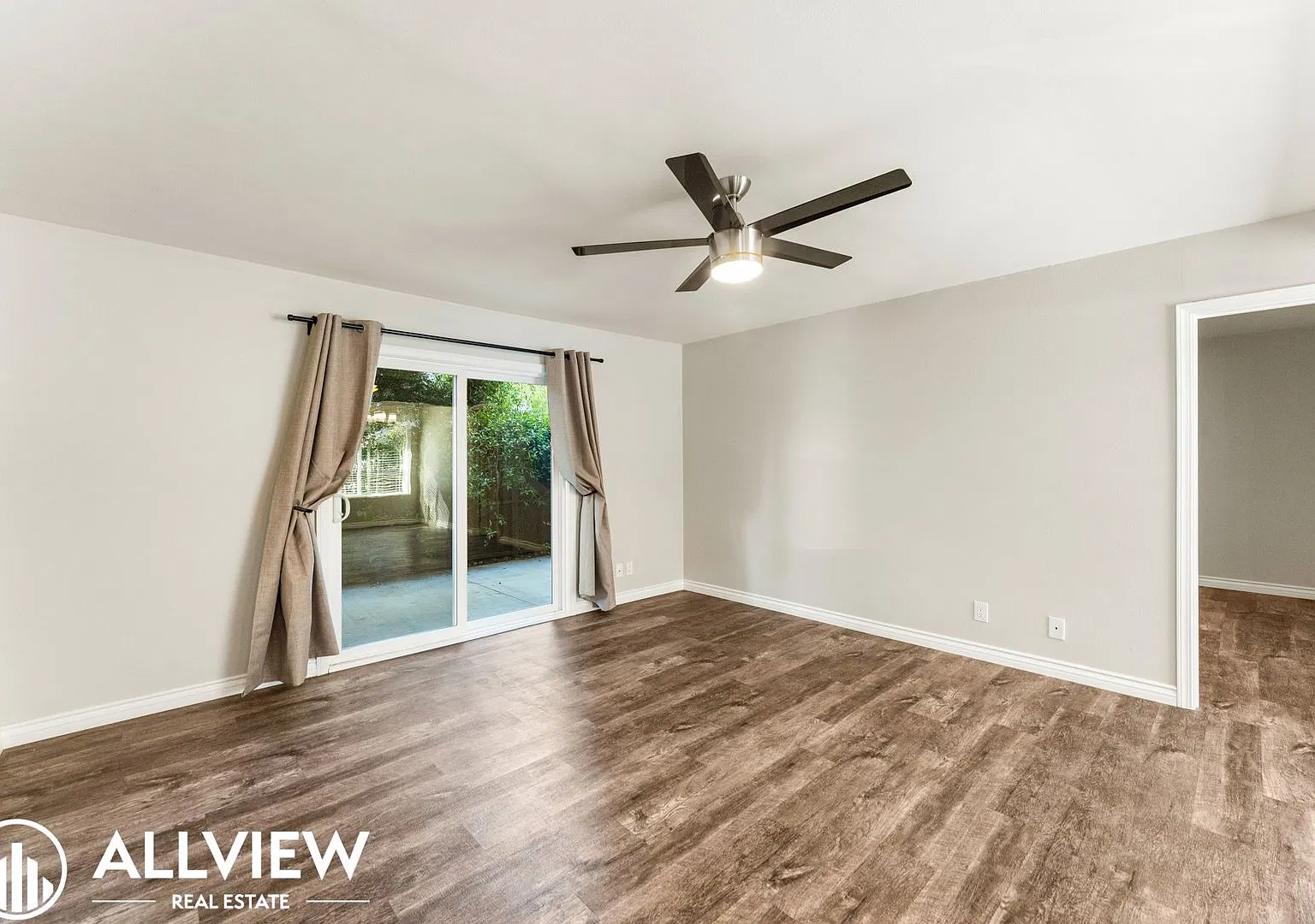 2466 Santa Ana Ave — Photo 4