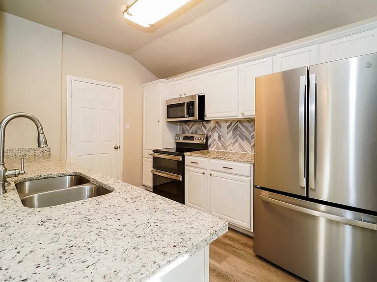 3605 Candlebrook Ln — Photo 8