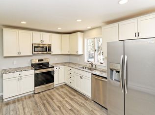 1 Josephine Ln, Castleton, NY 12033