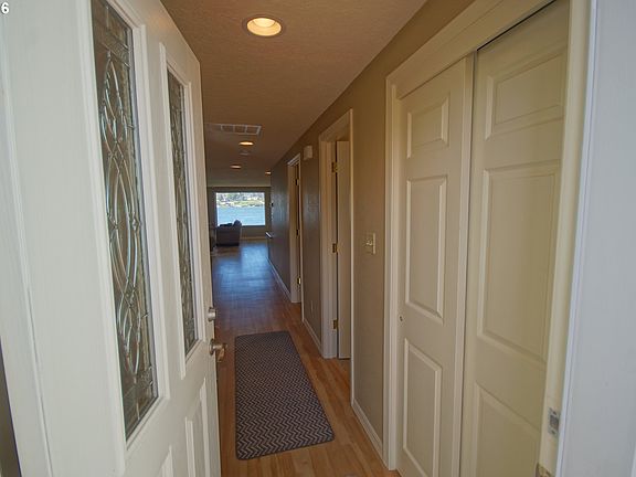4th image of 3145 NE Loop Dr
