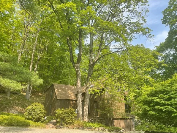 200 Chestnut Ridge Road, Bedford Corners, NY 10549