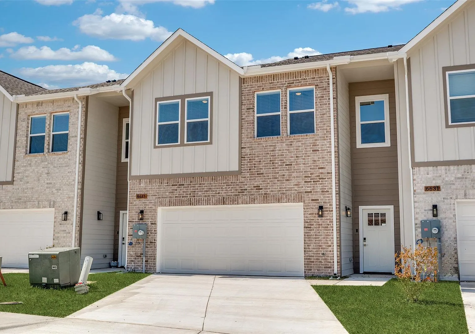 Stunning New Construction 3 Bedroom Townhome at Camp Wisdom Estates — Photo 1