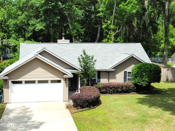 16 Sherwood Ln, Beaufort, SC 29907