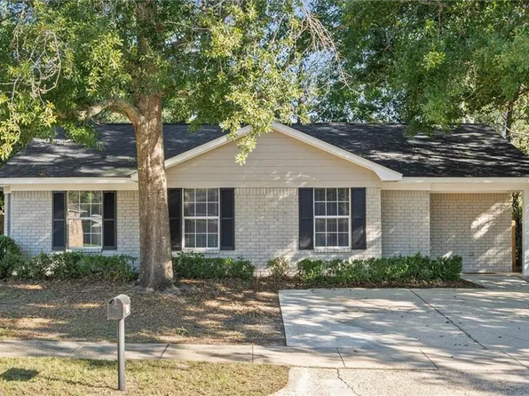 2504 Oakmont Ct, Mobile, AL 36605