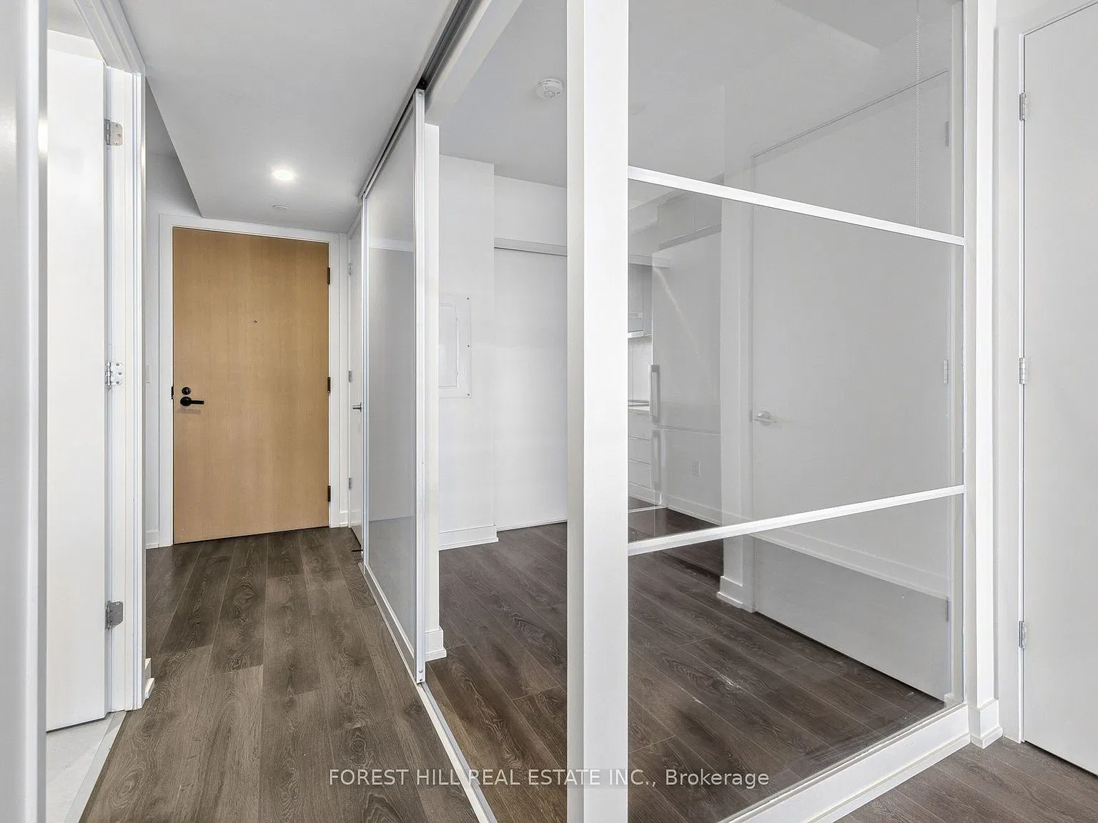 Express Condos — Photo 4