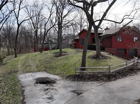 134 E 16th St, Maryville, MO 64468