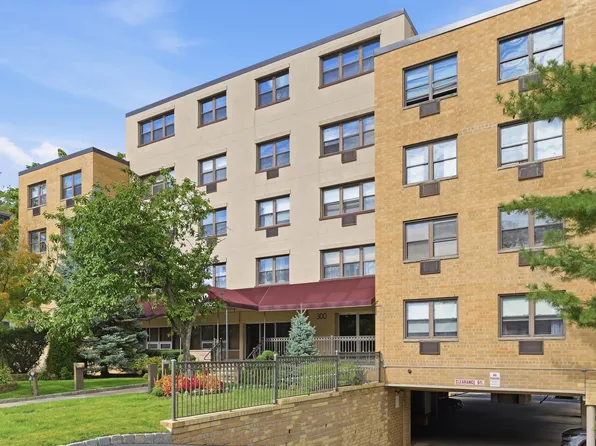 300 Lookout Ave APT D2, Hackensack, NJ 07601