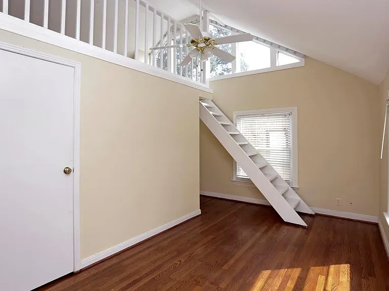 2321 Sheridan St — Photo 5