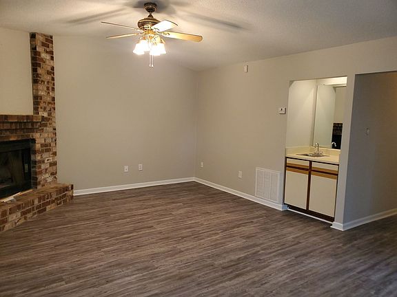3rd image of 1211 King George Blvd Unit 22