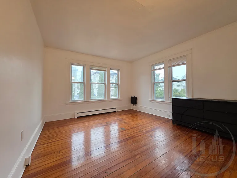 365 Dulude Ave 1stflr Studio Hwincluded Priventry Petok Laundry Prkg — Photo 4