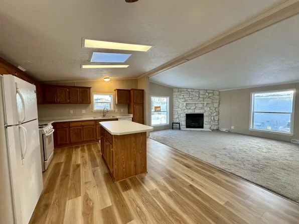 8029 Churchill St #202, Northville, MI 48167