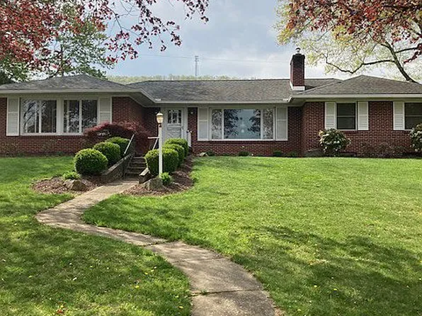 24 Cardinal Ln, Muncy, PA 17756