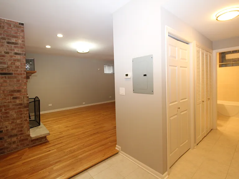 617 W Drummond Pl #GCW — Photo 11