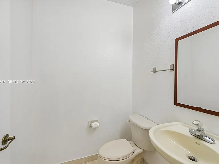 8188 NW 108th Pl #- — Photo 20