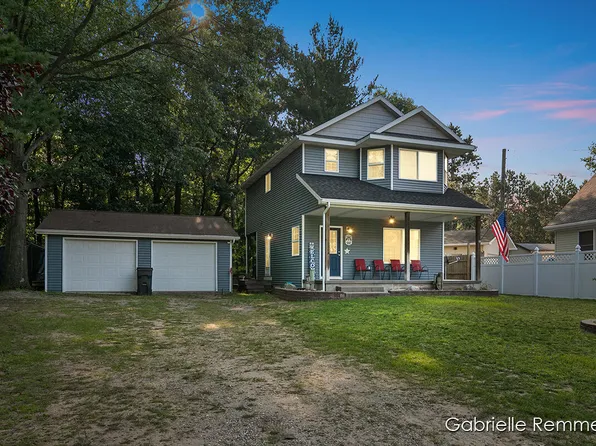 1960 N White Birch Dr, Mears, MI 49436