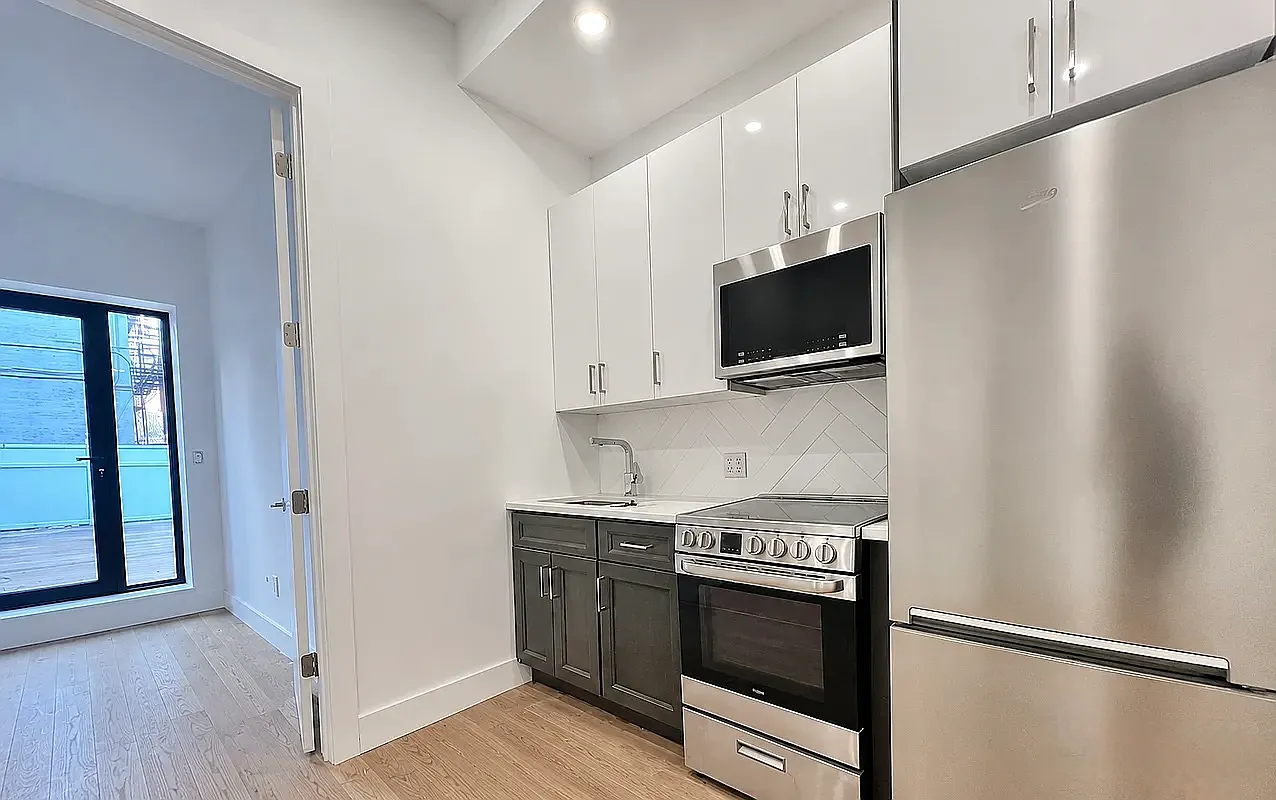 445 Dekalb Avenue — Photo 3
