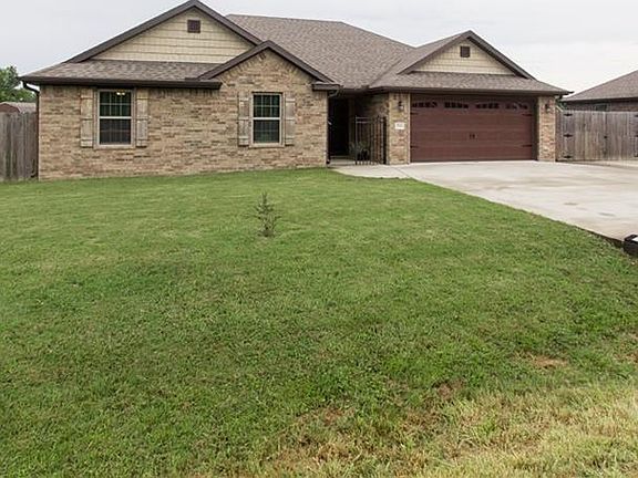2nd image of 2566 Harris Dr