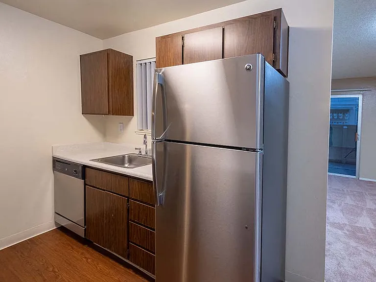 PARK CLUB APARTMENTS — Photo 7