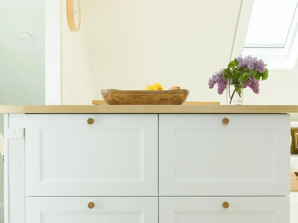 kitchen storage and bar