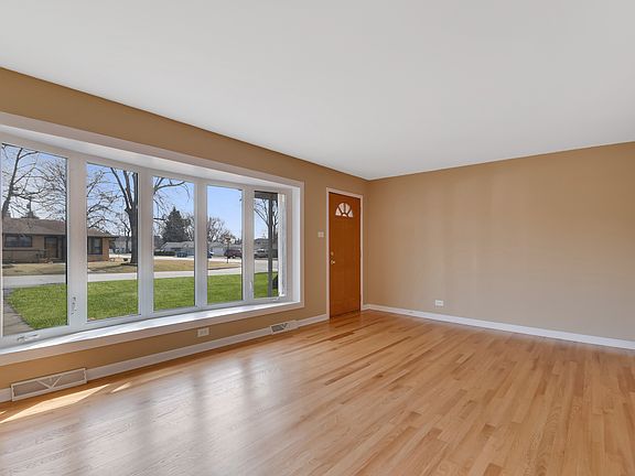 3rd image of 11458 S Neenah Ave