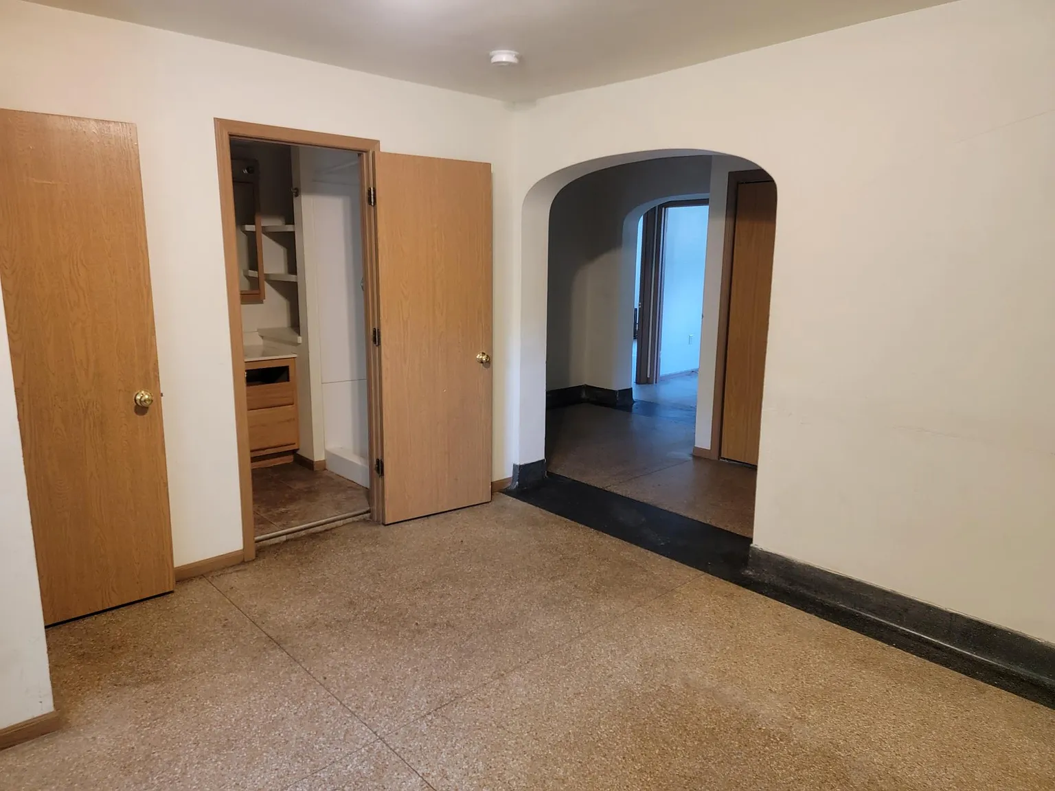 79 W Broadway St — Photo 2