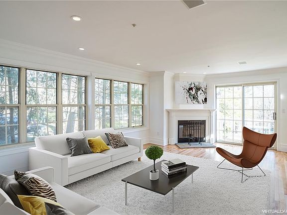 2nd image of 208 Pondside Dr #208