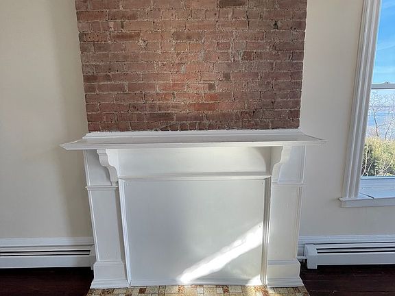 3rd image of 162 Montgomery St Floor 2
