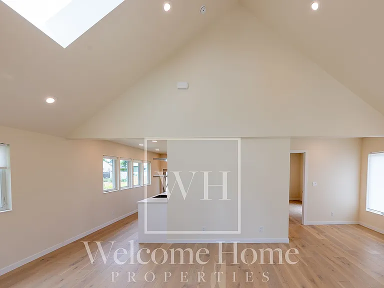 521 Ankeny St — Photo 12