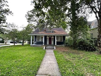 5th image of 198 Vincent Ave