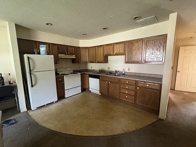 720 E Culton St #B — Photo 1