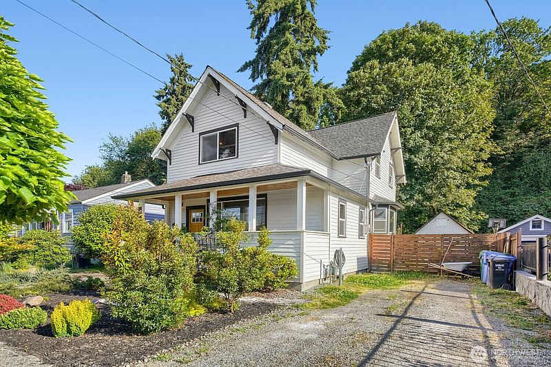 2nd image of 1025 S Donovan Street