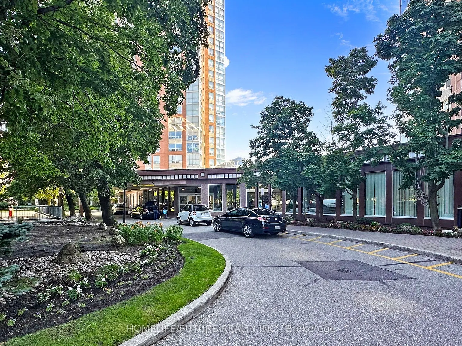 2 bed, $2,400 — Photo 4