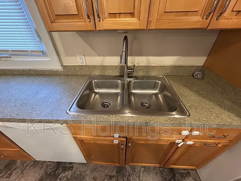 409 E Lorengo Ave — Photo 6