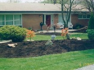 801 Somerville Dr, Pittsburgh, PA 15243