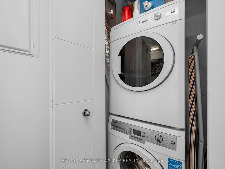 40 Nepean St #2702 — Photo 16